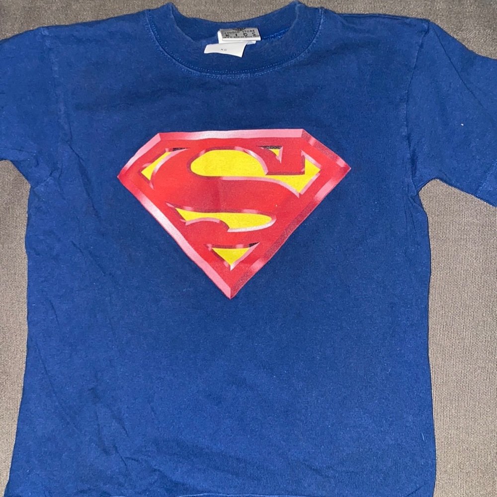Superman boys tee size xs (4/5)
